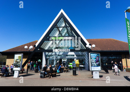 Birchanger Dienstleistungen auf der Autobahn M11 in Essex, England. Stockfoto