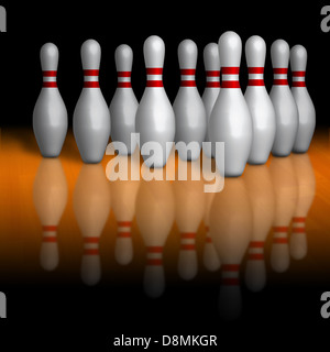 Bowling-Pins auf hölzernen lane Stockfoto