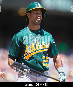 San Francisco, USA. 30. Mai 2013. Oakland Athletik Center Fielder Chris Young (25) in Aktion während der MLB Baseball-Spiel zwischen der Oakland As und die San Francisco Giants im AT&T Park in San Francisco CA. Die Riesen besiegt der A 5: 2. Bildnachweis: Cal Sport Media/Alamy Live-Nachrichten Stockfoto