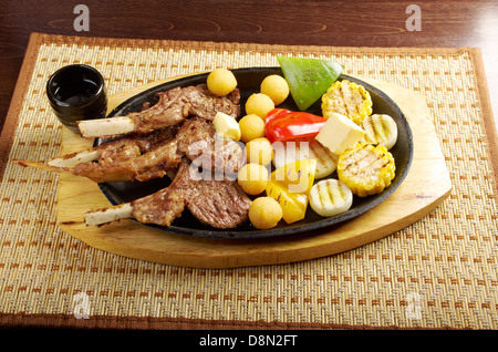 Fleisch-Lamm auf Rippe Stockfoto