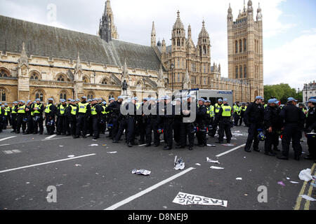 London, UK. 1. Juni 2013. Kundgebung in Westminster gegen die BNP Nationalpartei von anti-faschistischen Aktivisten. Bildnachweis: Lydia Pagoni/Alamy Live-Nachrichten Stockfoto