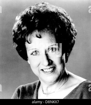 Foto - JEAN STAPLETON, der Veteran der Bühne und im Film am besten bekannt als Archie Bunker leidgeprüfte Ehefrau Edith in der bahnbrechenden Fernsehserie "All In The Family" starb Freitag, 31. Mai 2013 in ihrem Haus in New York City. Sie war 90. Bild: 1. Januar 1980 - New York, New York, USA - undatierte Studio Foto von JEAN STAPLETON. (Kredit-Bild: © zB/Globe Photos/ZUMAPRESS.com) Stockfoto