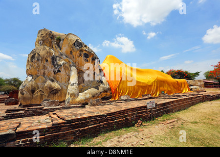 Tempel des liegenden Buddha-Statue, Wat Lokayasutharam, Ayutthaya, Thailand Stockfoto