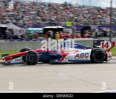 Detroit, USA. 1. Juni 2013.  Takuma Sato (14) auf der Strecke während der Rennen 1 auf dem Raceway im Belle Isle Park am 1. Juni 2013 in Detroit, MI. Tom Turrill/CSM/Alamy Live News Stockfoto