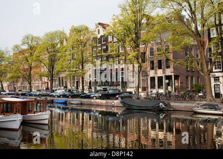 Häuser entlang der Singel-Kanal in der Stadt Amsterdam, Holland. Stockfoto