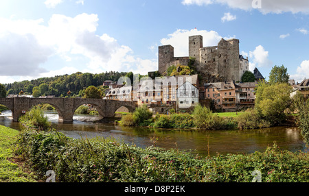 Burgruine und Museum, alte Lahnbruecke Brücke, Runkel, Hessen, Deutschland, Europa Stockfoto