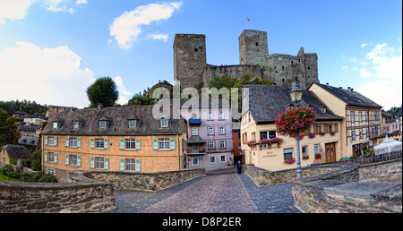 Burgruine und Museum, alte Lahnbruecke Brücke, Runkel, Hessen, Deutschland, Europa Stockfoto