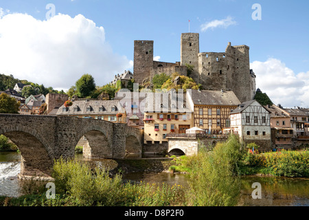 Burgruine und Museum, alte Lahnbruecke Brücke, Runkel, Hessen, Deutschland, Europa Stockfoto