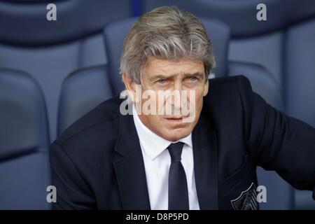 Barcelona, Spanien. 1. Juni 2013. Schlusstag der 2012 / 13 La Liga Saison.   Bild zeigt Pelegrini (L) vor dem Start des Spiels zwischen FC Barcelona gegen Malaga im Camp Nou. Bildnachweis: Action Plus Sport Bilder/Alamy Live News Stockfoto