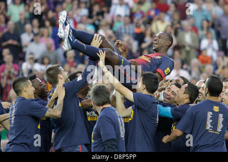 Barcelona, Spanien. 1. Juni 2013. Schlusstag der 2012 / 13 La Liga Saison.   Bild zeigt Abidal während Abidal Abschied nach Spiel FC Barcelona vs. Malaga im Camp Nou. Bildnachweis: Action Plus Sport Bilder/Alamy Live News Stockfoto