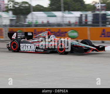 Detroit, Michigan, USA. 2. Juni 2013. Ryan Briscoe (4) auf dem Platz während des Trainings vor dem Rennen 2 auf dem Raceway im Belle Isle Park am 2. Juni 2013 in Detroit, MI. Tom Turrill/CSM/Alamy Live News Stockfoto