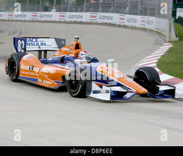 Detroit, Michigan, USA. 2. Juni 2013. Charlie Kimball (83) auf dem Platz während des Trainings vor dem Rennen 2 auf dem Raceway im Belle Isle Park am 2. Juni 2013 in Detroit, MI. Tom Turrill/CSM/Alamy Live News Stockfoto