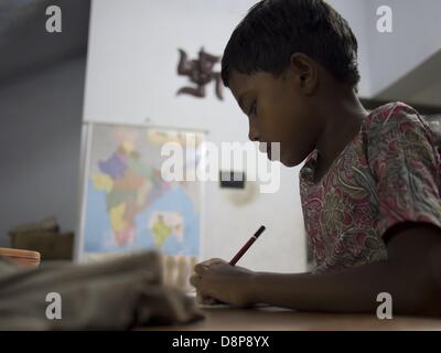 5. September 2012 - Naroda, Gujarat, Indien - Studenten in einem nach Schule/Abend Schule-Programm auf einem Bauernhof in Naroda, Indien (Credit-Bild: © David H. Wells/ZUMAPRESS.com) Stockfoto