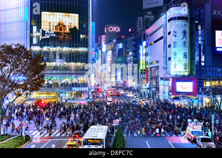 Ausgehviertel Shibuya in Tokio, Japan. Stockfoto