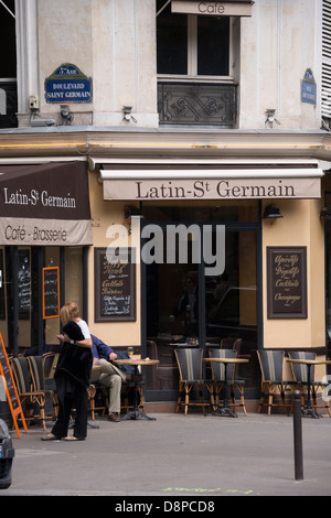 Cafe am Boulevard St. Germain, linkes Ufer des LaSeine, Paris, Frankreich Stockfoto