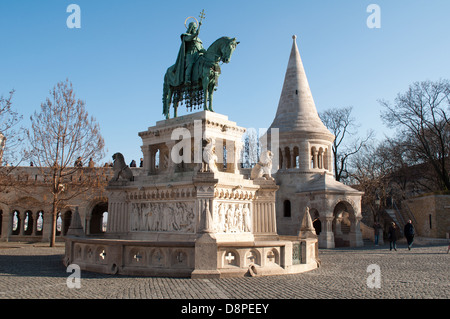 Bronzestatue von Stephan i. von Ungarn an der Fishermans Bastion, Budapest. Stockfoto