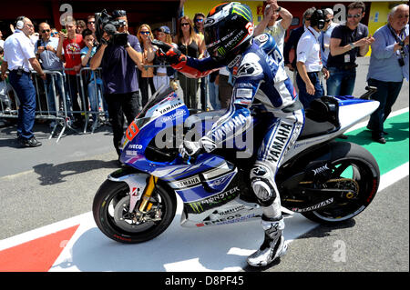 Mugello, Italien. 2. Juni 2013.  Jorge Lorenzo (Yamaha Factory Racing) feiern den ersten Platz bei Moto GP Weltmeisterschaft aus dem Mugello-Rennstrecke. Bildnachweis: Action Plus Sport Bilder/Alamy Live News Stockfoto