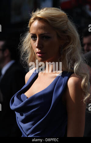 London, UK. 2. Juni 2013. Julia Levy besucht die World War Z-Weltpremiere auf der Empire Leicester Square © WFPA/Alamy Live Ne Stockfoto