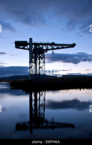 Titan-Kran auf dem Fluss Clyde in Clydebank. Stockfoto