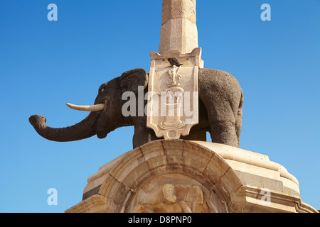 Detail der Elefantenbrunnen (Lava Elefant und ägyptischen Obelisken), Piazza Duomo, Catania, Sizilien, Italien Stockfoto