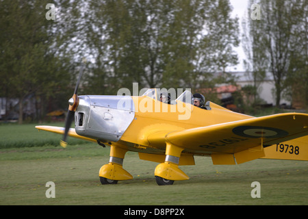 Miles Magister der 1930er Jahre RAF-Trainingsflugzeug basierend auf Breighton Flugplatz, Yorkshire, Vereinigtes Königreich Stockfoto