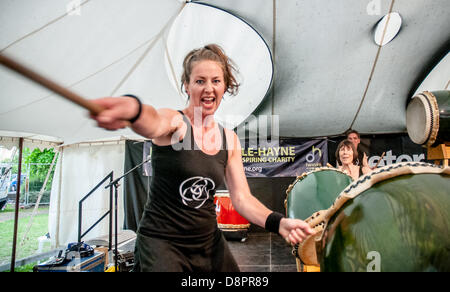 Kagemusha Taiko Durchführung am 2. Tag der Exeter Respekt Festival 2013 in Belmont Park Exeter, Großbritannien Stockfoto