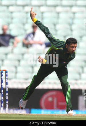 London, UK. 3. Juni 2013. Junaid Khan von Pakistan während der ICC Champions Trophy Warm Up-Leuchte zwischen Pakistan und Südafrika von der Kia Oval. Bildnachweis: Action Plus Sport Bilder/Alamy Live News Stockfoto