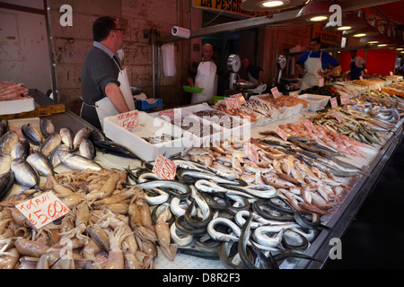 Meer-Fischmarkt von Ortigia, Syrakus, Sizilien, Italien Stockfoto