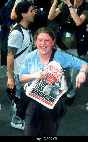 März & Kundgebung gegen die Bombardierung von Afghanistan nach Terroranschlägen auf die USA am 11. September. 13. Oktober 2001, London, UK. Stockfoto