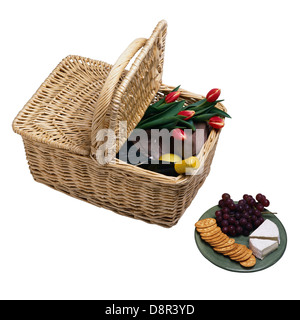 Stroh-Box Geschenk mit Tulpen und Wein Stockfoto