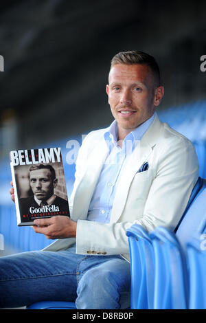 Cardiff, UK, 3. Juni 2013.   Cardiff City Fußballer Craig Bellamy spricht vor der Presse in Cardiff City Stadium über den Start seines Buches Goodfella.  Bild: Matthew Horwood/Alamy Live-Nachrichten Stockfoto