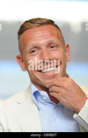 Cardiff, UK, 3. Juni 2013.   Cardiff City Fußballer Craig Bellamy spricht vor der Presse in Cardiff City Stadium über den Start seines Buches Goodfella.  Bild: Matthew Horwood/Alamy Live-Nachrichten Stockfoto