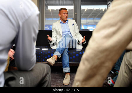 Cardiff, UK, 3. Juni 2013.   Cardiff City Fußballer Craig Bellamy spricht vor der Presse in Cardiff City Stadium über den Start seines Buches Goodfella.  Bild: Matthew Horwood/Alamy Live-Nachrichten Stockfoto