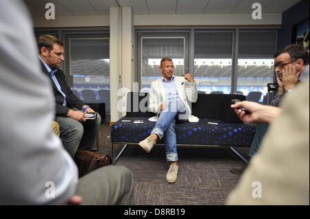 Cardiff, UK, 3. Juni 2013.   Cardiff City Fußballer Craig Bellamy spricht vor der Presse in Cardiff City Stadium über den Start seines Buches Goodfella.  Bild: Matthew Horwood/Alamy Live-Nachrichten Stockfoto