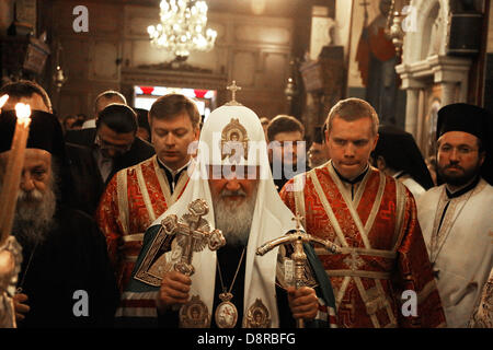 Thessaloniki, Griechenland. 3. Juni 2013. Liturgie in der Metropolitankirche St. Gregory Palamas in Thessaloniki, zu Ehren die Ankunft der Patriarch Kirill I. Patriarch von Moskau und alle Russland-Kirill, die ich in einem offiziellen Besuch in Thessaloniki angekommen. Thessaloniki, Griechenland am 3. Juni 2013 Credit: Konstantinos Tsakalidis/Alamy Live-Nachrichten Stockfoto