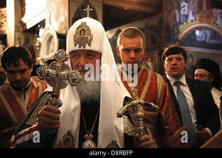 Thessaloniki, Griechenland. 3. Juni 2013. Liturgie in der Metropolitankirche St. Gregory Palamas in Thessaloniki, zu Ehren die Ankunft der Patriarch Kirill I. Patriarch von Moskau und alle Russland-Kirill, die ich in einem offiziellen Besuch in Thessaloniki angekommen. Thessaloniki, Griechenland am 3. Juni 2013 Credit: Konstantinos Tsakalidis/Alamy Live-Nachrichten Stockfoto