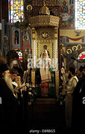 Thessaloniki, Griechenland. 3. Juni 2013. Liturgie in der Metropolitankirche St. Gregory Palamas in Thessaloniki, zu Ehren die Ankunft der Patriarch Kirill I. Patriarch von Moskau und alle Russland-Kirill, die ich in einem offiziellen Besuch in Thessaloniki angekommen. Thessaloniki, Griechenland am 3. Juni 2013 Credit: Konstantinos Tsakalidis/Alamy Live-Nachrichten Stockfoto