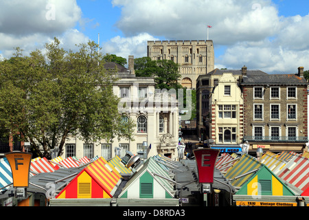 Norwich, bedeckt, Markt, Stadt und Burg, Norfolk, England, UK Stockfoto