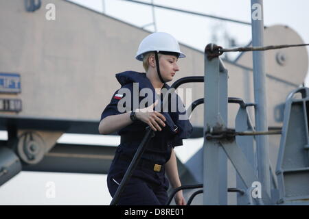 Gdynia, Polen, 3. Juni 2013 polnischen Marinestützpunkt in Gdynia. ORP Lech - polnische Marine Rettungsfahrzeug ORP Lech, geht an die Nordsee, das Wrack auf dem Grund des Meeres, auf den britischen Gewässern liegen zu identifizieren. Das Schiffswrack ist wahrscheinlich polnische u-Boot ORP Orzel, mit allen Händen in 1940 während des 2. Weltkrieges verloren. Bildnachweis: Michal Fludra/Alamy Live-Nachrichten Stockfoto