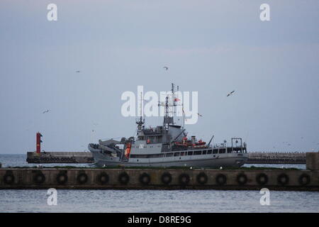 Gdynia, Polen, 3. Juni 2013 polnischen Marinestützpunkt in Gdynia. ORP Lech - polnische Marine Rettungsfahrzeug ORP Lech, geht an die Nordsee, das Wrack auf dem Grund des Meeres, auf den britischen Gewässern liegen zu identifizieren. Das Schiffswrack ist wahrscheinlich polnische u-Boot ORP Orzel, mit allen Händen in 1940 während des 2. Weltkrieges verloren. Bildnachweis: Michal Fludra/Alamy Live-Nachrichten Stockfoto