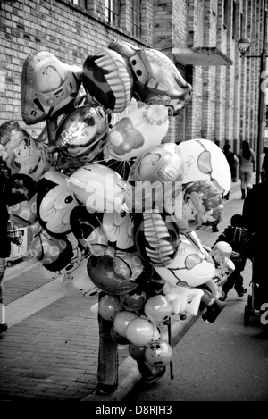 Ballon Straße Verkäufer. Anden, Boyacá, Tunja, Kolumbien, Südamerika Stockfoto