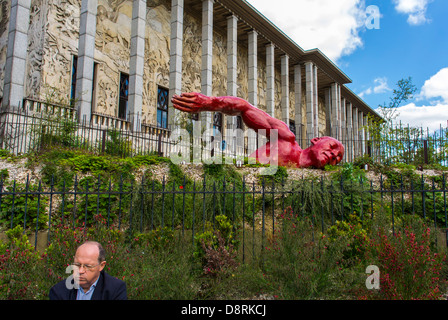 Paris, Frankreich, Front Building mit öffentlicher Skulptur, 'Museum of Immigration' in Porte Doree, MUSÉE DE L'IMMIGRATION PARIS Stockfoto