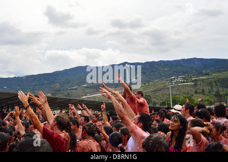 Kolumbianische Festival Tomatina inspiriert, von Burgos in Spanien, Sutamarchan, Boyacá, Kolumbien, Südamerika Stockfoto