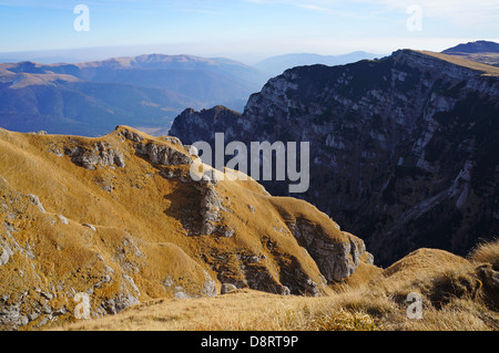 Panoramablick vom Bucegi Gebirge in Rumänien Stockfoto