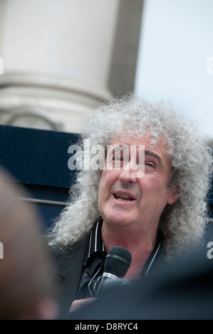 Protest gegen die geplante Keulung der Dachse 1. Juni 2013, Brian May, Queen-Gitarrist spricht auf einer Kundgebung vor dem Marsch Stockfoto