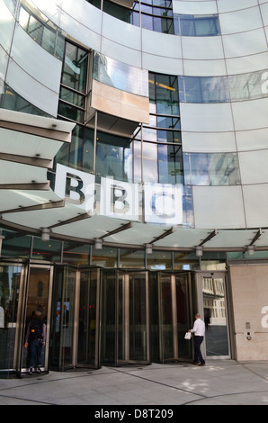 Der Eingang zum neuen BBC Broadcasting House, Portland Place, London Stockfoto