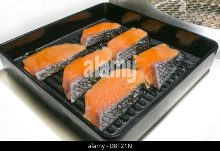 Das Stück Lachs-Steak für grill Stockfoto