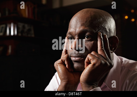 Betroffenen afrikanischen Geschäftsmann Stockfoto