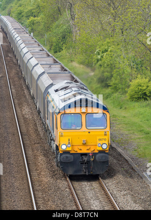 Güterzug auf der East Coast Line mit Kohle aus The Port of Tyne zum Kraftwerk Drax in North Yorkshire, Stockfoto