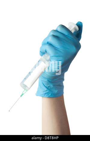 Hand im blauen Handschuh hält Spritze isoliert Stockfoto